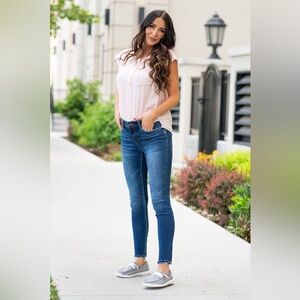 Vervet Ankle mid rise skinny jean size 28 in medium wash